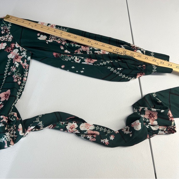 New York & Company Floral Green Full‎ Sleeve Tie Waist Faux Wrap Top Size S - Picture 14 of 14